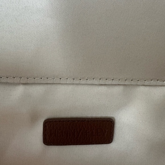 Henny + Lev The Max Makeup Trunk Bag Cream and Brown One Size - Picture 9 of 9